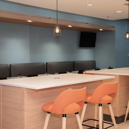 Holiday Inn & Suites - Fayetteville W-Fort Bragg Area By Ihg Eksteriør bilde