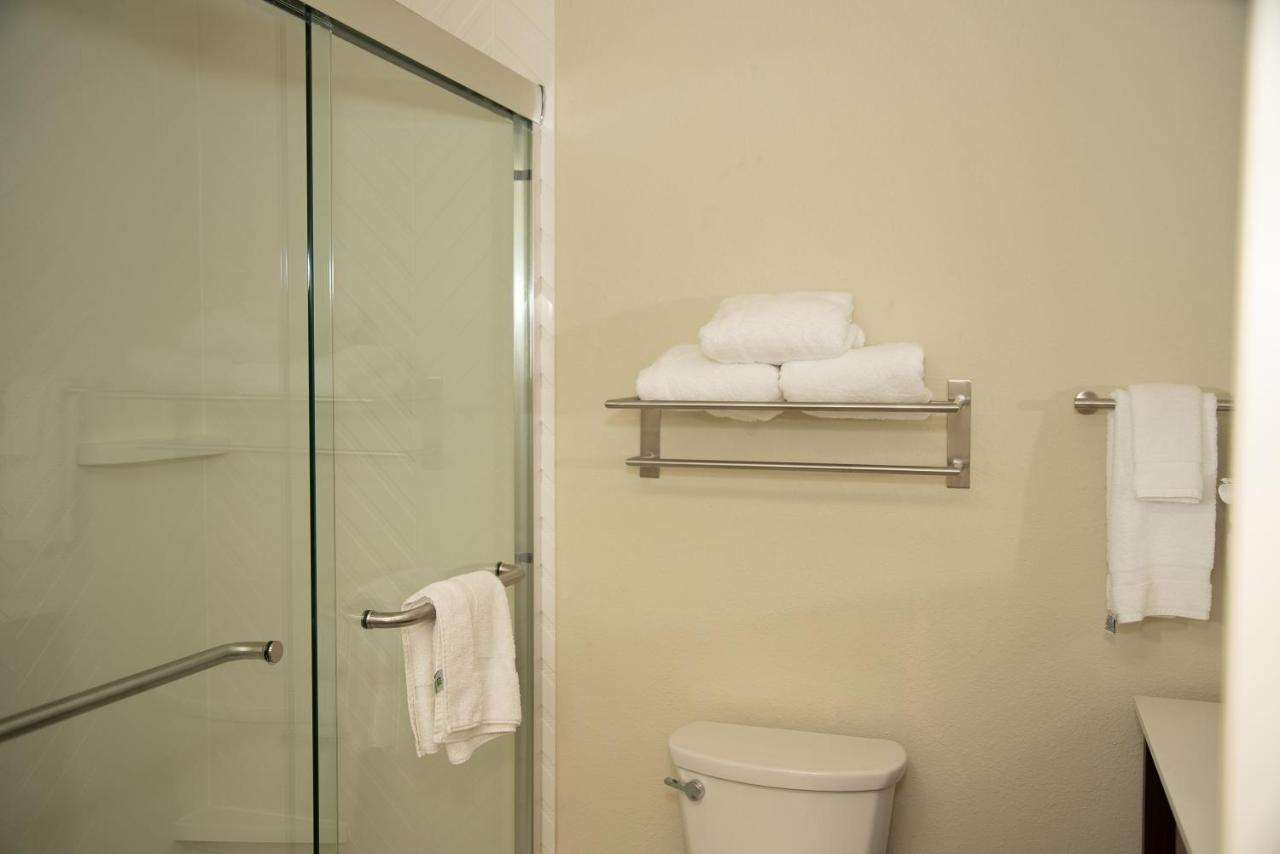 Holiday Inn & Suites - Fayetteville W-Fort Bragg Area By Ihg Eksteriør bilde