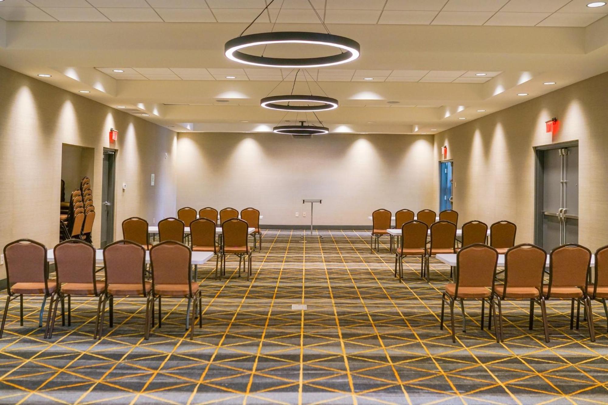 Holiday Inn & Suites - Fayetteville W-Fort Bragg Area By Ihg Eksteriør bilde